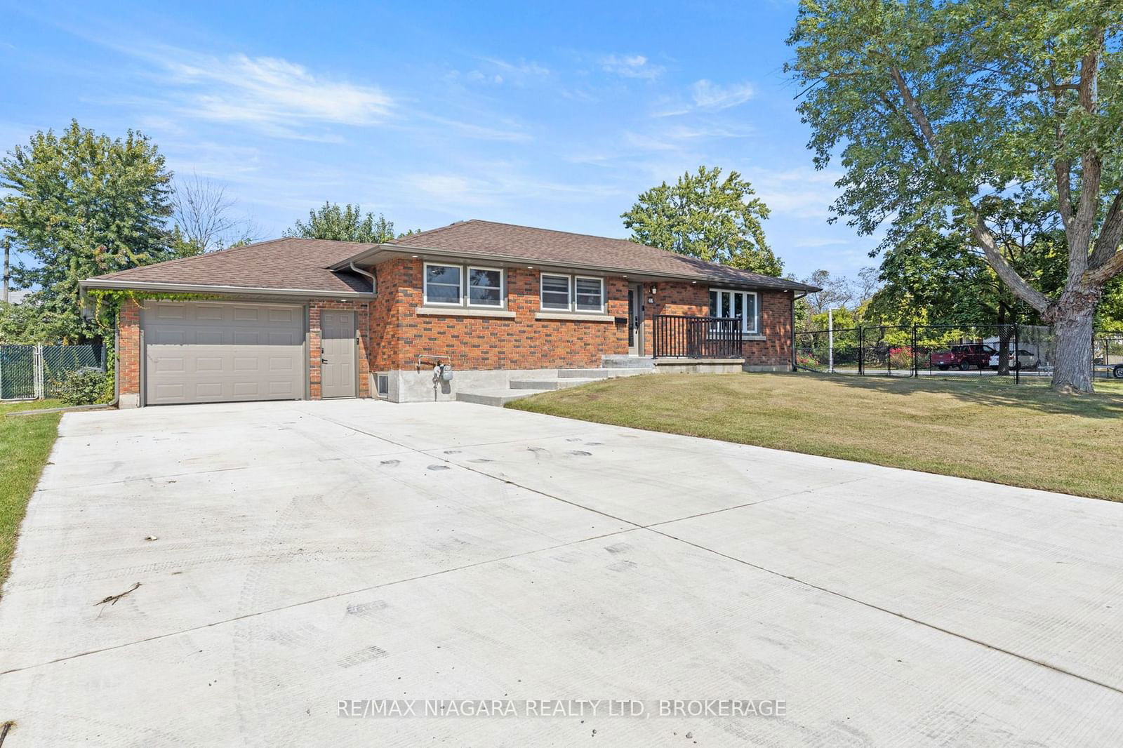 Detached House sold at 32 RIDGEWOOD Drive, Welland, 769 - Prince Charles, L3C 2H1 - MLS: X11947821