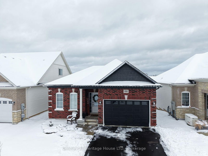 home for sale on 406 Hummel Crescent