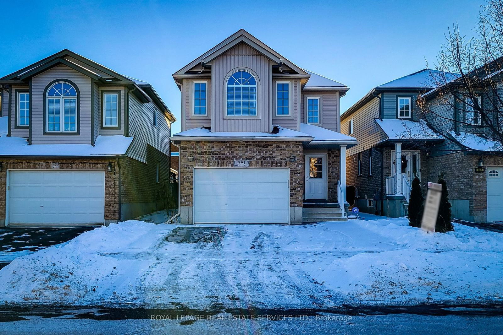 Detached House for lease at 381 Parkvale Drive, Kitchener, N2R 1Y2 - MLS: X11948423