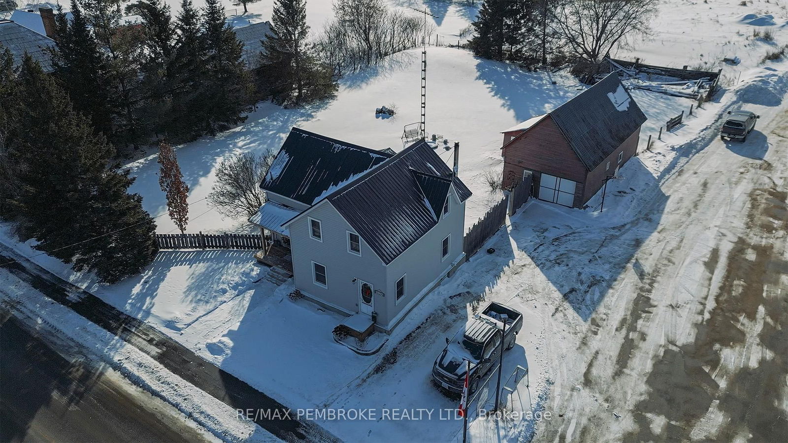 Building at 2042 Foresters Falls Road, Whitewater Region