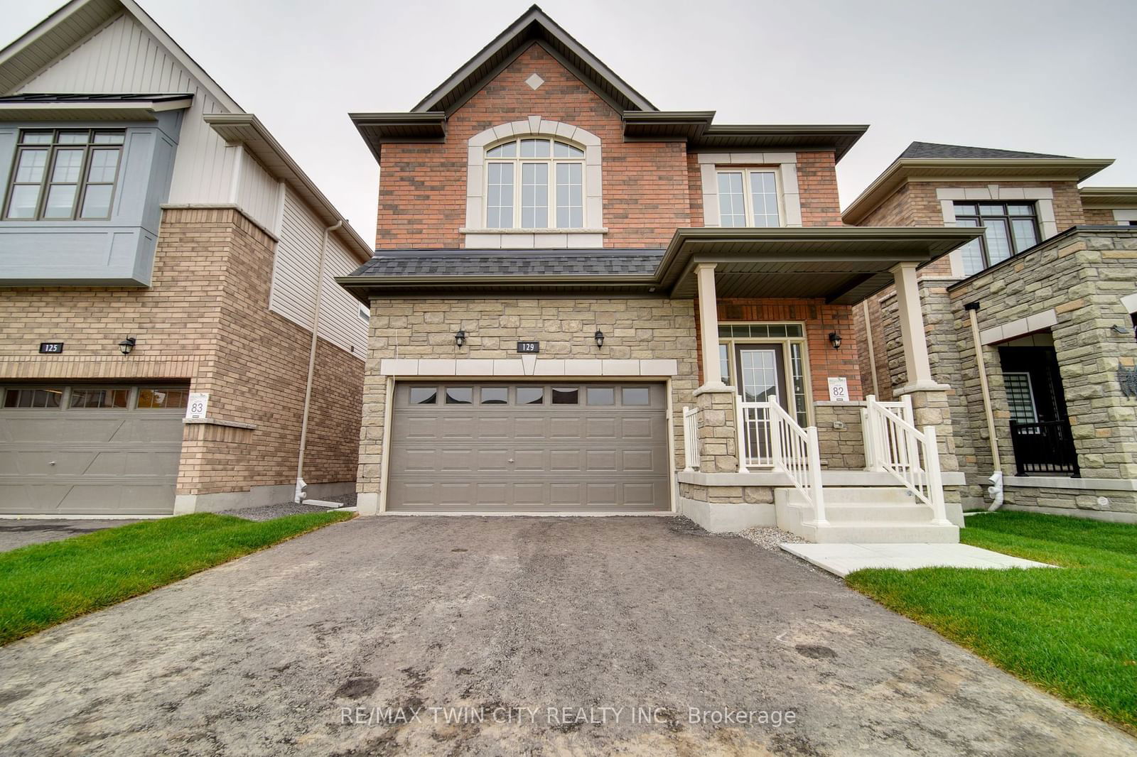 Detached House for sale at 129 Lumb Drive, Cambridge, N1T 0E7 - MLS: X11948489