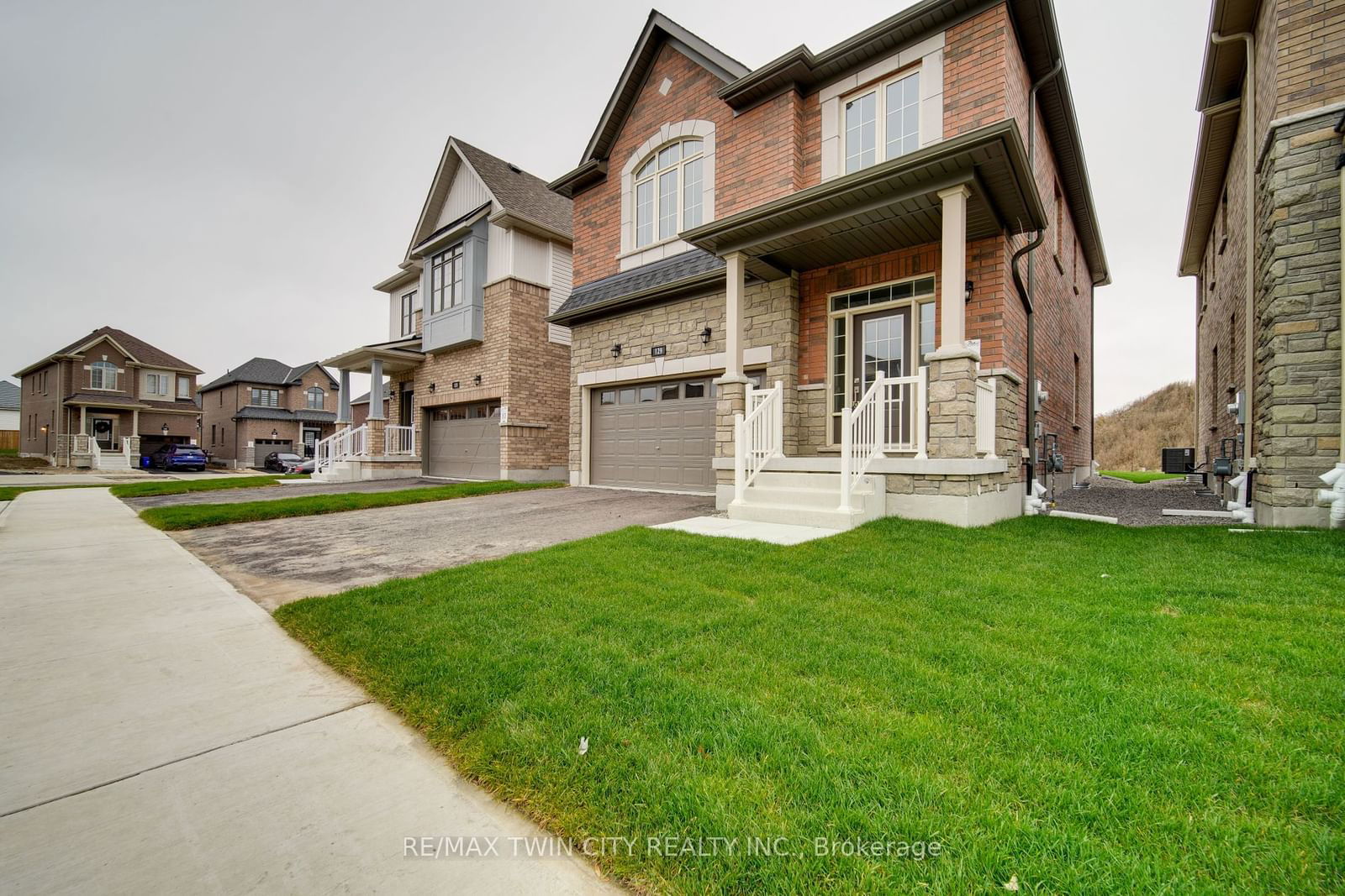 Detached House for sale at 129 Lumb Drive, Cambridge, N1T 0E7 - MLS: X11948489