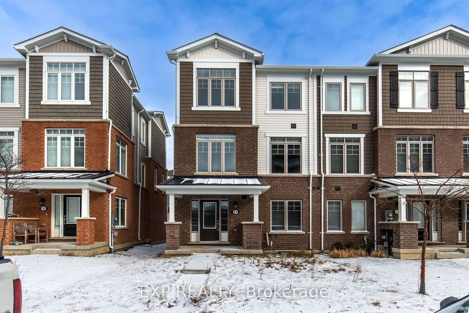 Townhouse for lease at 11 Canoe Lane, Hamilton, Vincent, L8K 0A3 - MLS: X11948498