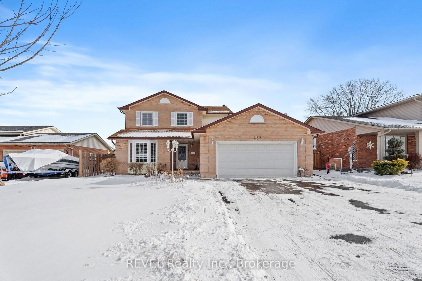 Detached House for sale at 232 Gadsby Avenue, Welland, 767 - N. Welland, L3C 6N5 - MLS: X11948540