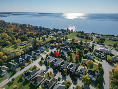 60 Elmdale Dr, Prince Edward County - Wellington image-0-2