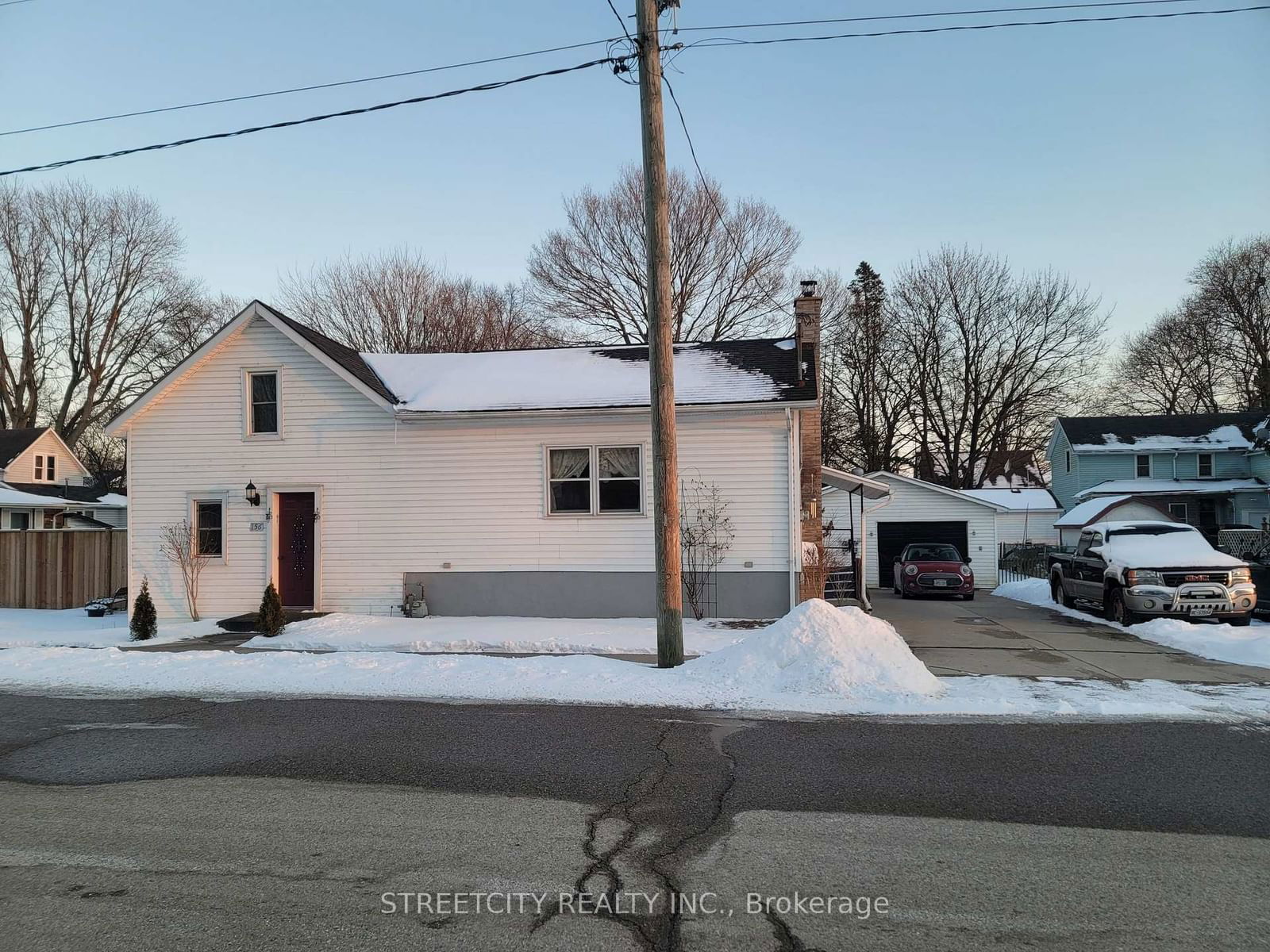 Detached House sold at 156 Maple Street, West Elgin, Rodney, N0L 2C0 - MLS: X11948656