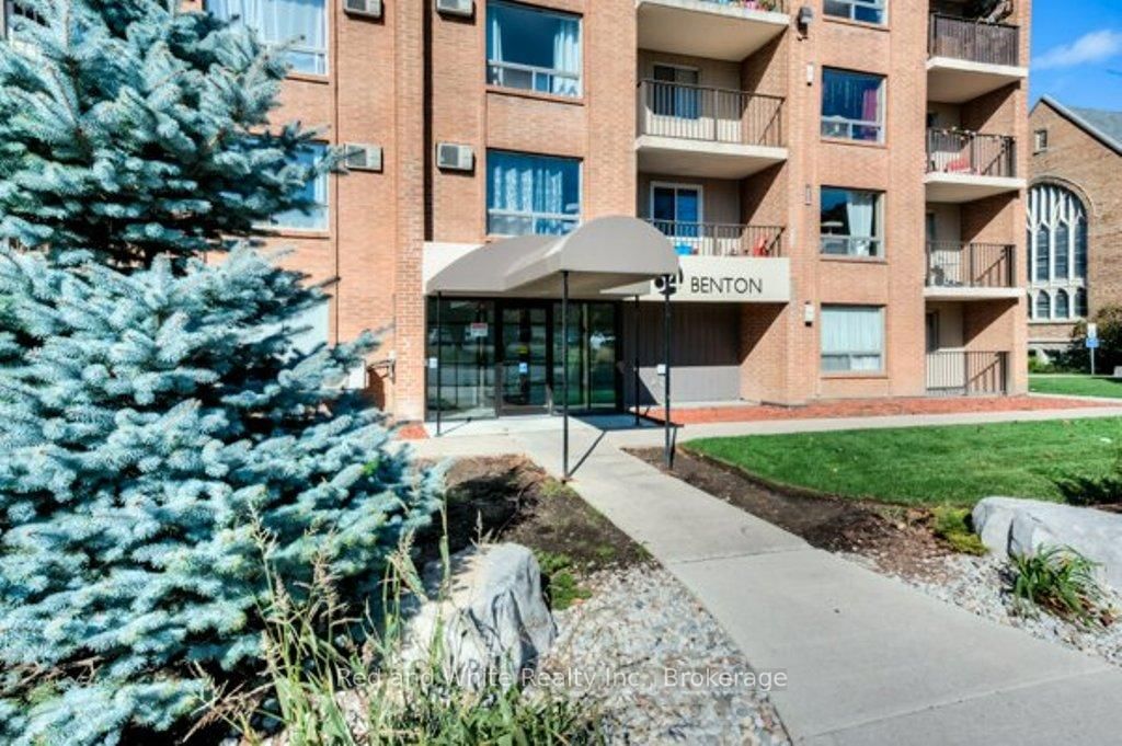 Condo sold at 606-64 Benton Street, Kitchener, N2G 4L9 - MLS: X11948806