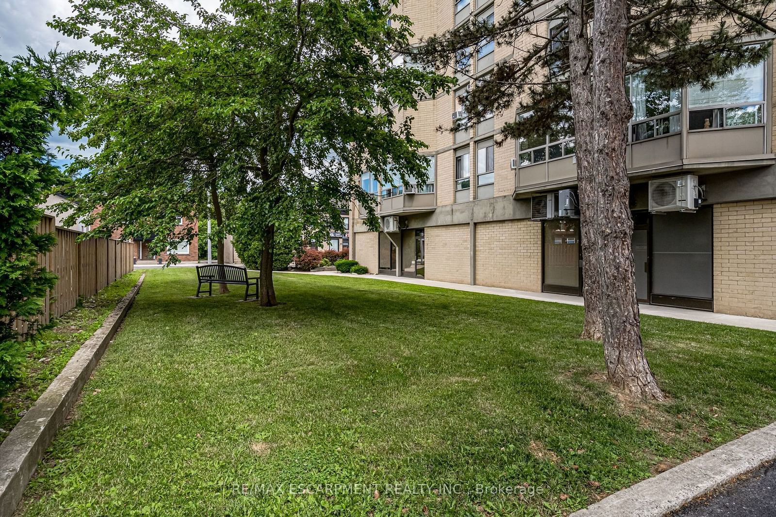 Condo for sale at 209-10 John Street, Hamilton, Dundas, L9H 6J3 - MLS: X11948930