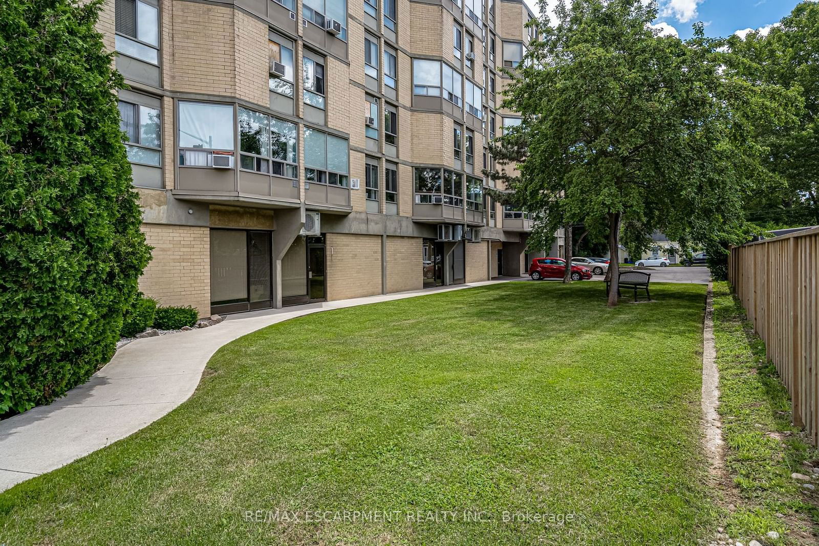 Condo for sale at 209-10 John Street, Hamilton, Dundas, L9H 6J3 - MLS: X11948930