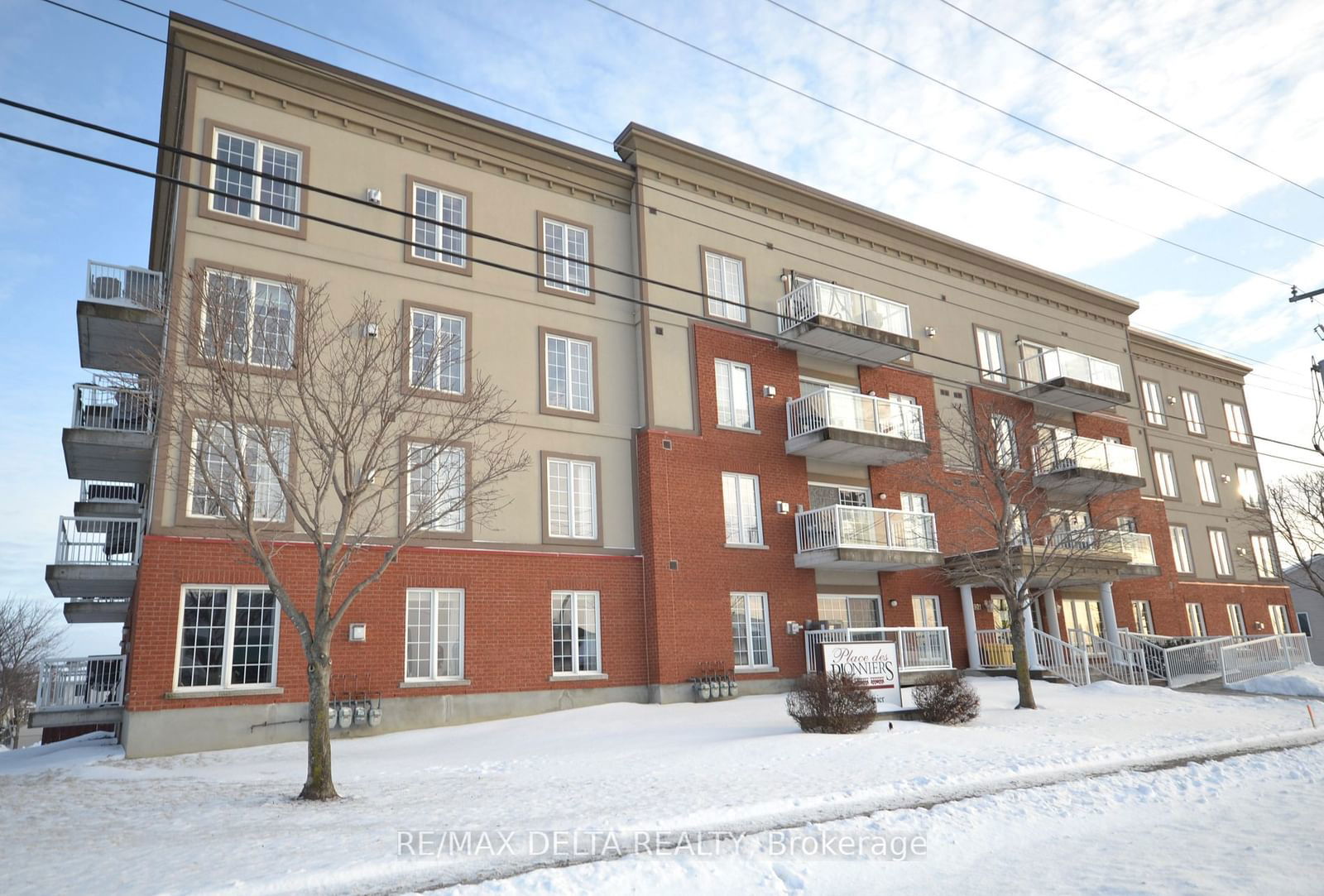 Building at 2921 Laurier Street, Clarence-Rockland, Town of Rockland