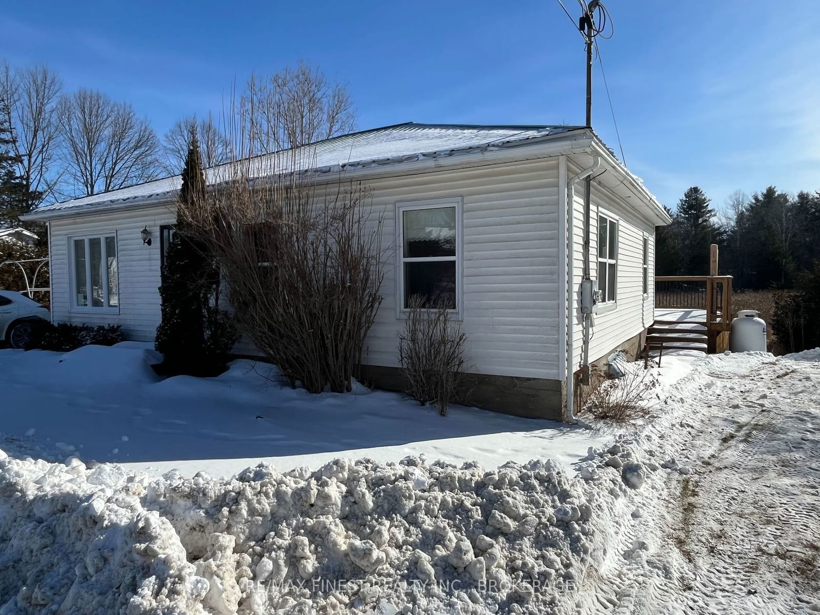 Detached House sold at 11594 County Road 38, Central Frontenac, Frontenac Centre, K0H 2V0 - MLS: X11949067