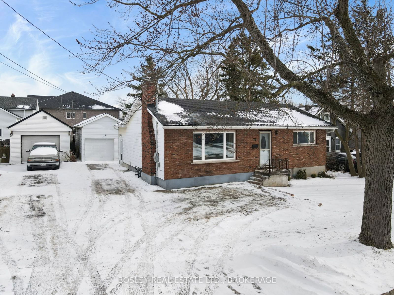 Detached House for sale at 74 West Street, Thorold, 557 - Thorold Downtown, L2V 2S5 - MLS: X11949149