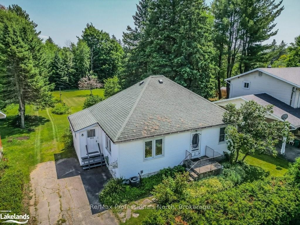 Detached House for sale at 104 ANN Street, Bracebridge, Macaulay, P1L 1M1 - MLS: X11949164