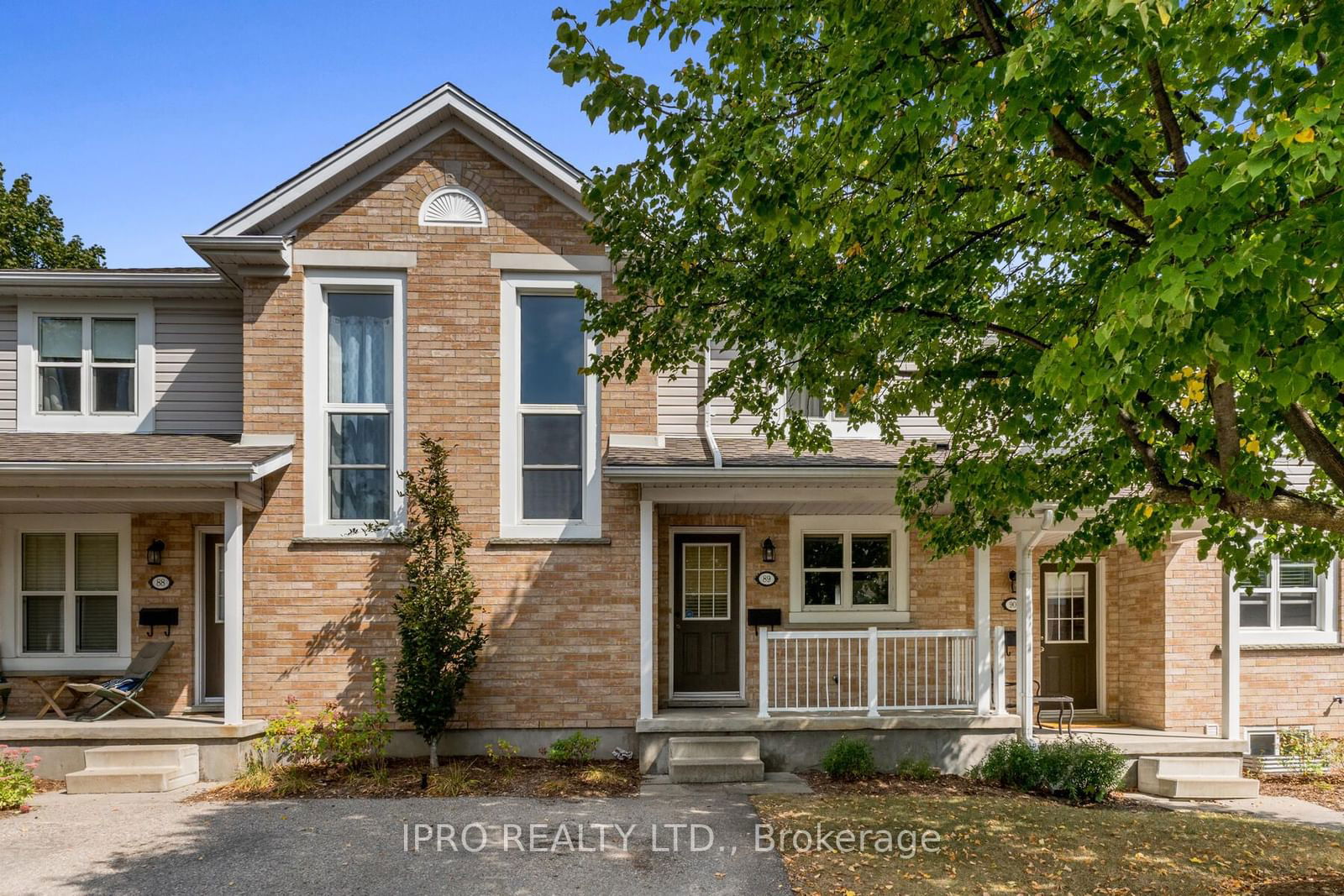 Townhouse sold at 89-240 London Road, Guelph, Exhibition Park, N1H 8N8 - MLS: X11949348