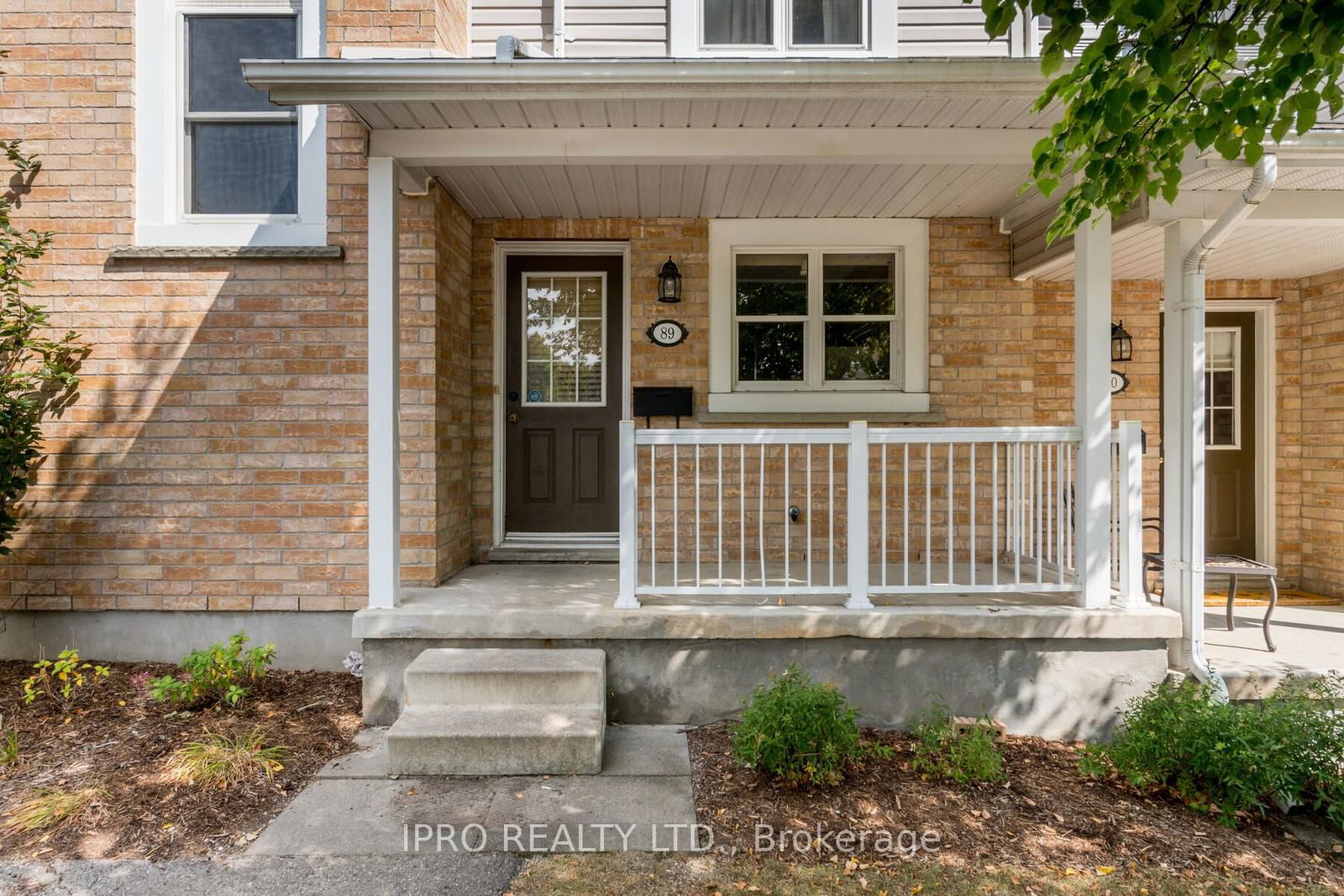 Townhouse sold at 89-240 London Road, Guelph, Exhibition Park, N1H 8N8 - MLS: X11949348