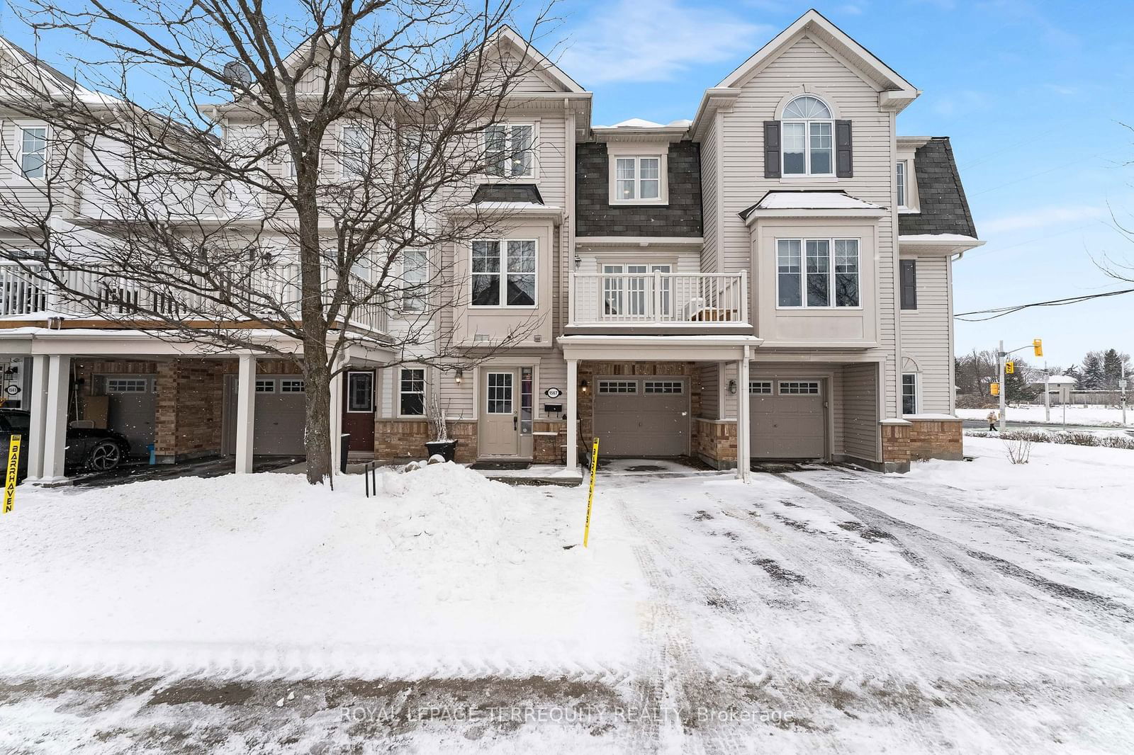 Townhouse sold at 1567 Haydon Circle, Barrhaven, 7704 - Barrhaven - Heritage Park, K2J 0K5 - MLS: X11949389