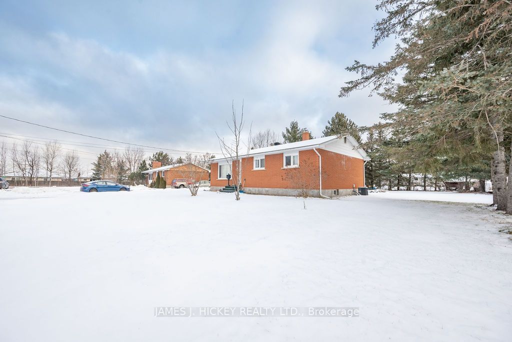 Detached House sold at 12 William Street, Petawawa, 520 - Petawawa, K8H 2K4 - MLS: X11949415