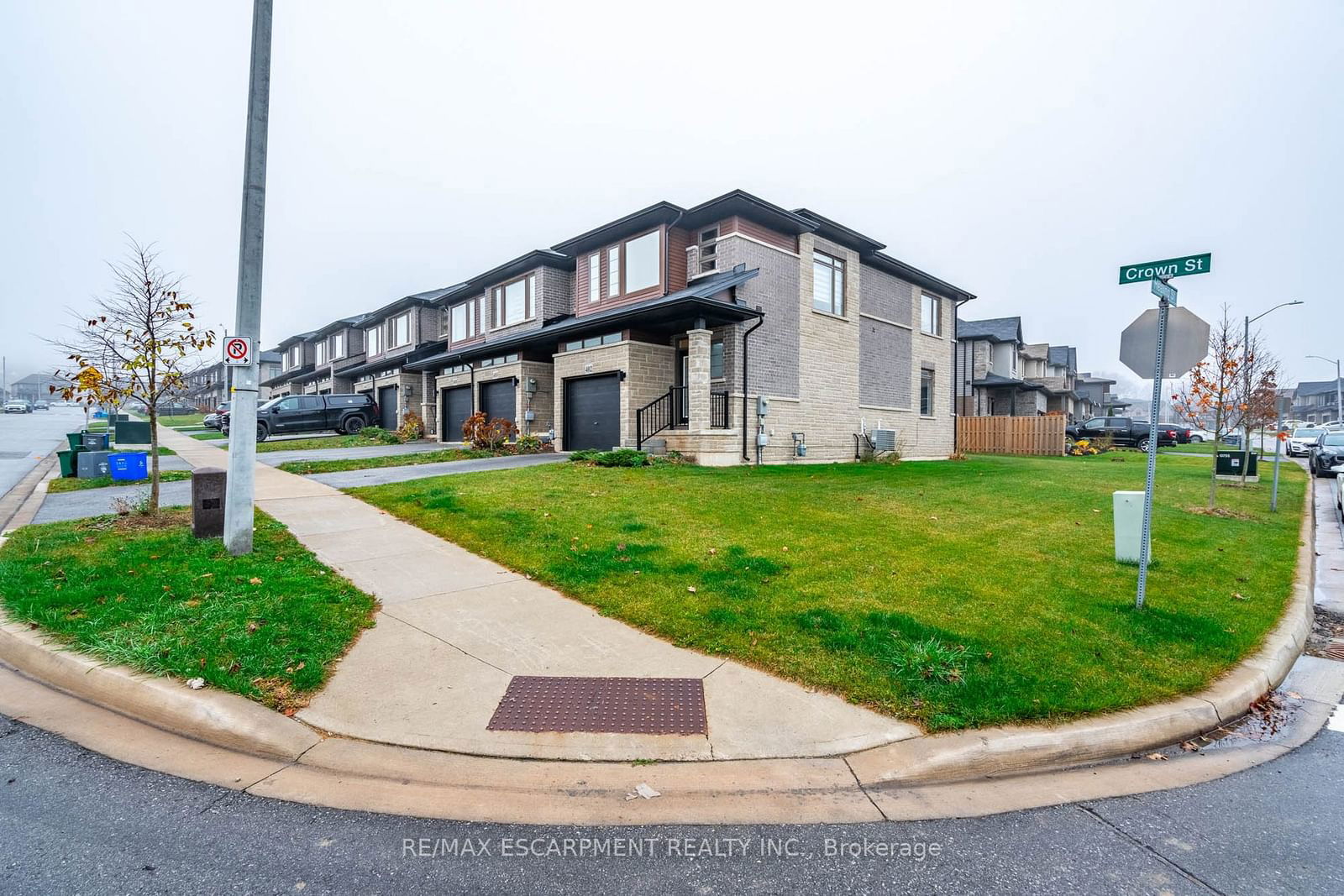 Townhouse for sale at 4012 Crown Street, Lincoln, L3J 0S3 - MLS: X11949738