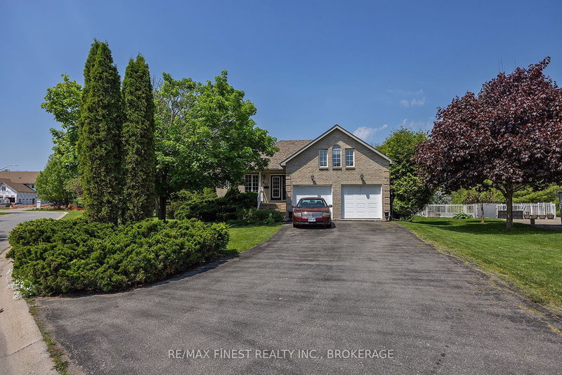 941 MALVERN Terr, Kingston, K7P 2Y6 | Image 2