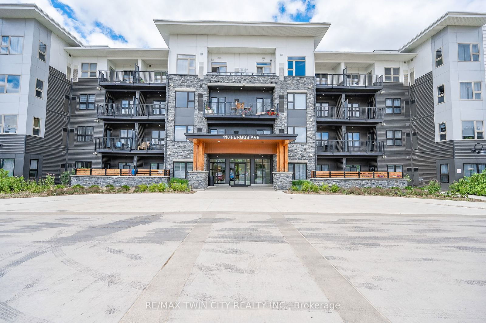 Condo sold at 110-110 Fergus Avenue, Kitchener, N2A 2H2 - MLS: X11950095