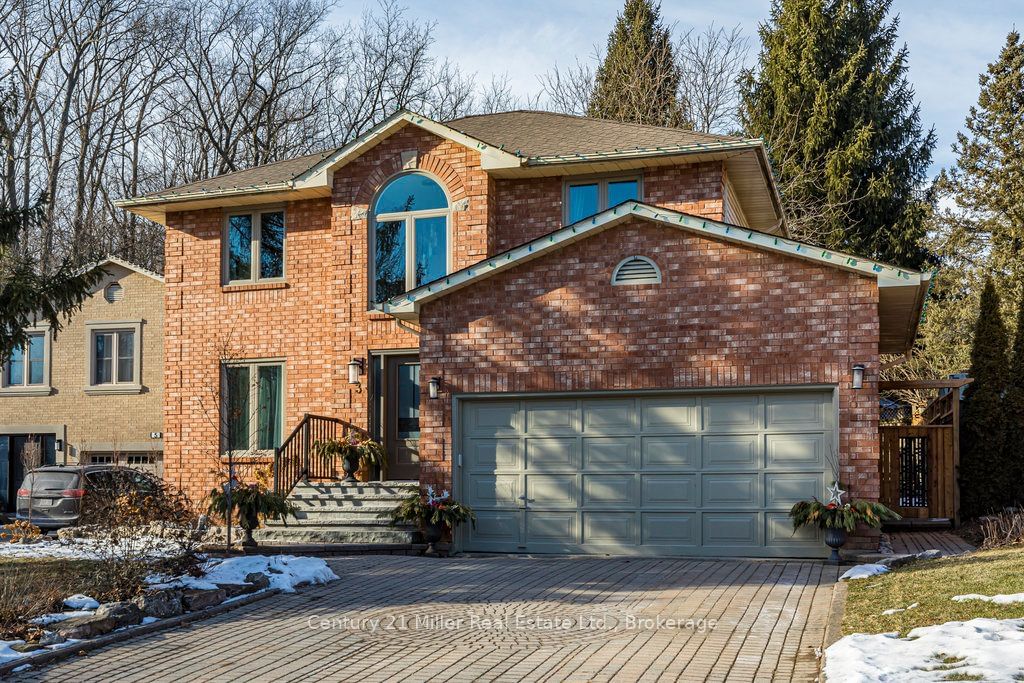 Detached House sold at 3 Barrington Court, Hamilton, Dundas, L9H 6S6 - MLS: X11950128