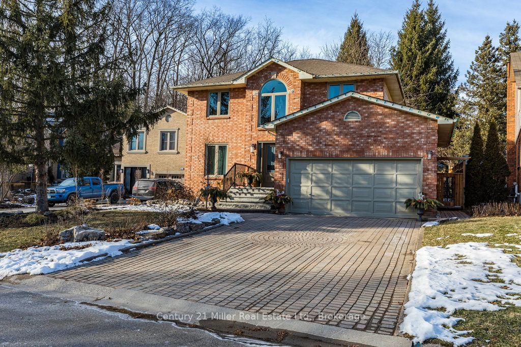 Detached House sold at 3 Barrington Court, Hamilton, Dundas, L9H 6S6 - MLS: X11950128