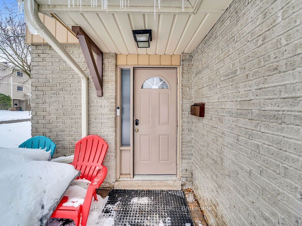 Townhouse for sale at 115-51 Paulander Drive, Kitchener, N2M 5E5 - MLS: X11950167