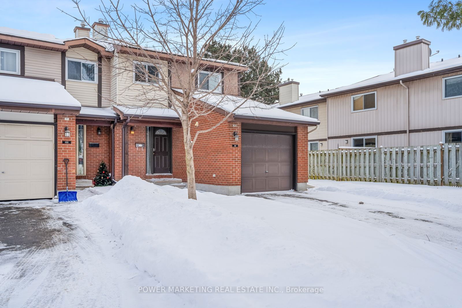 Townhouse for sale at 98 CLARKSON Crescent, Kanata, 9002 - Kanata - Katimavik, K2L 4C6 - MLS: X11950264