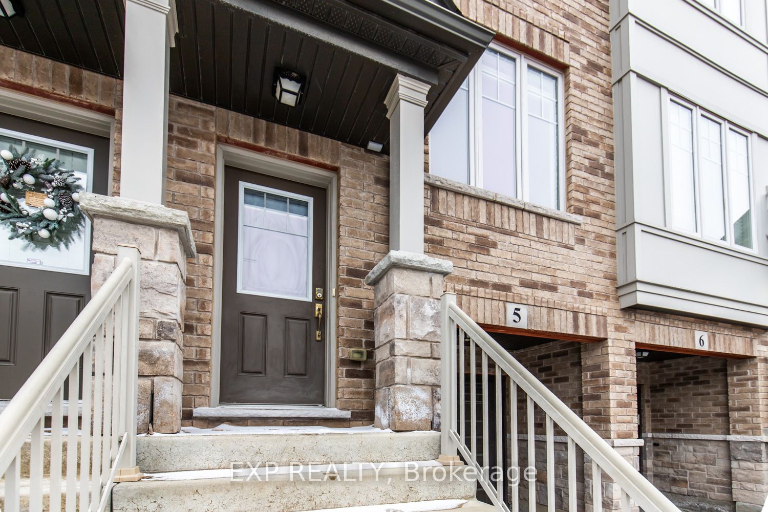 Townhouse for lease at 5-247 FESTIVAL Way, Hamilton, Binbrook, L0R 1C0 - MLS: X11950298