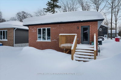 141 Pine St, Gravenhurst -  image-0-1