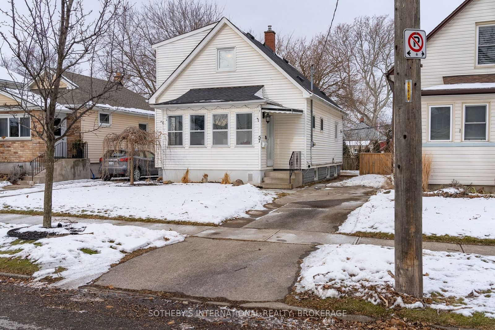 Detached House for sale at 57 St Patrick Street, St. Catharines, 451 - Downtown, L2R 1K2 - MLS: X11950359