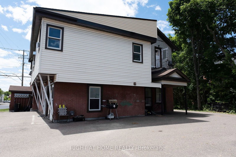 229 Elgin St W, Arnprior, K7S 1P4 | Image 2