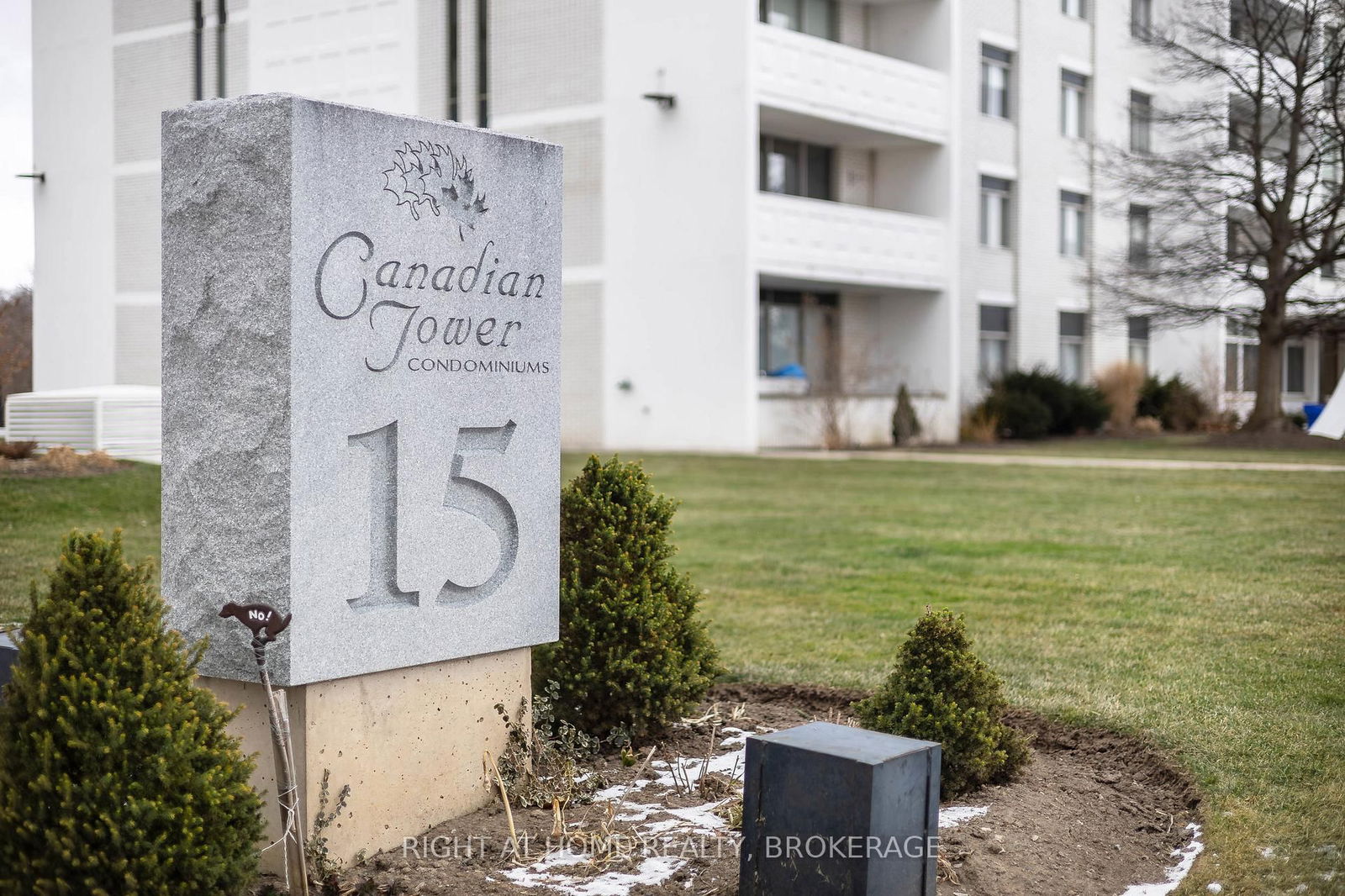 Condo sold at 802-15 Towering Heights Boulevard, St. Catharines, Glendale/Glenridge, L2T 3G7 - MLS: X11950631
