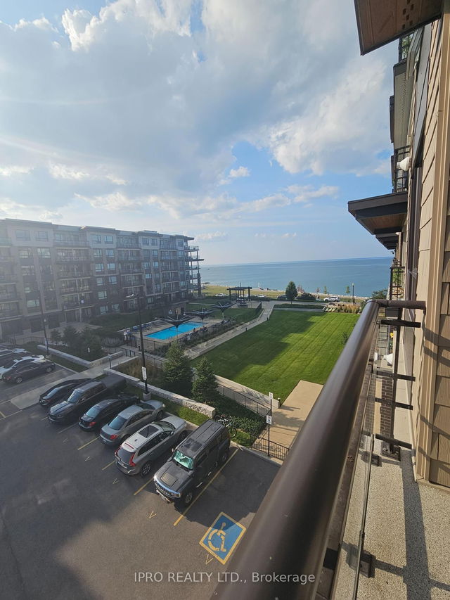 415 - 10 Esplanade Lane
