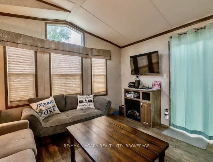 TUR018 - 490 Empire Rd, Port Colborne, L0S 1R0 | Image 2