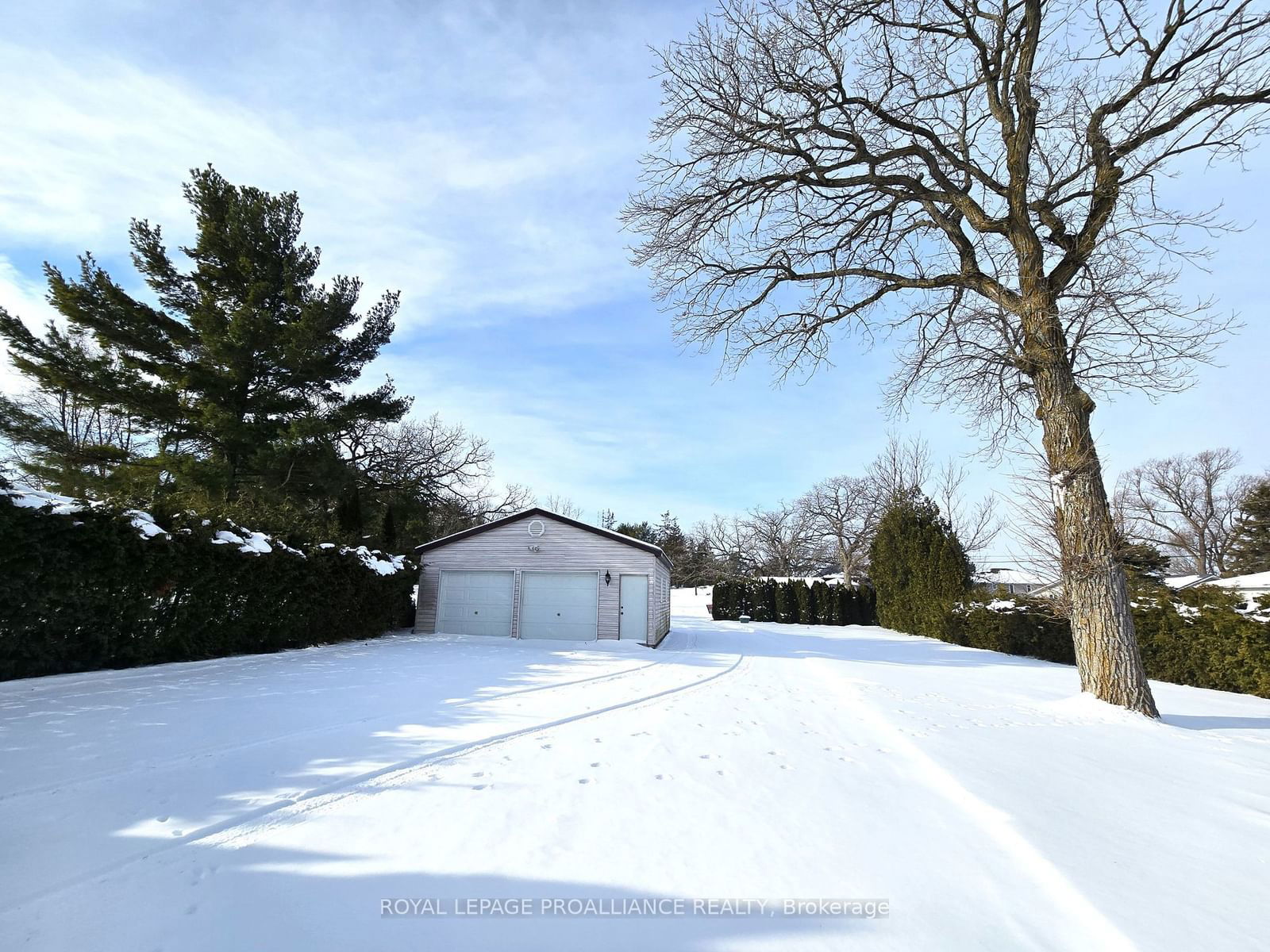 Detached House for sale at 32 Peats Point Lane, Prince Edward County, Ameliasburgh, K8N 4Z7 - MLS: X11951496