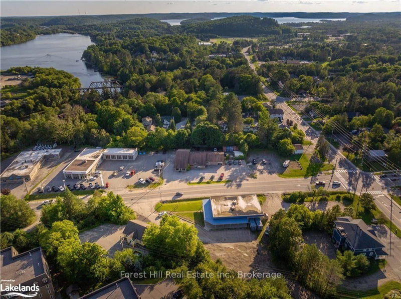 69 CENTRE St N, Huntsville, P1H 1T4 | Image 2