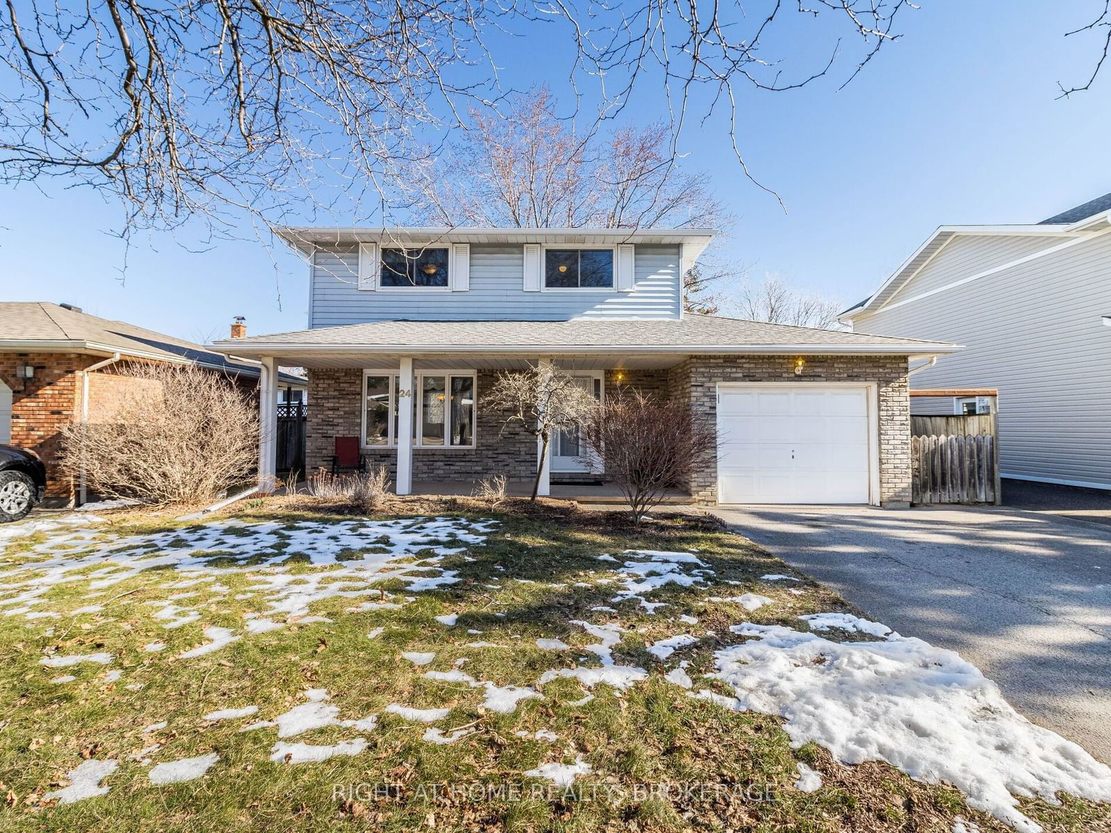 Detached House for sale at 24 The Meadows Street, St. Catharines, 443 - Lakeport, L2N 7L1 - MLS: X11951520