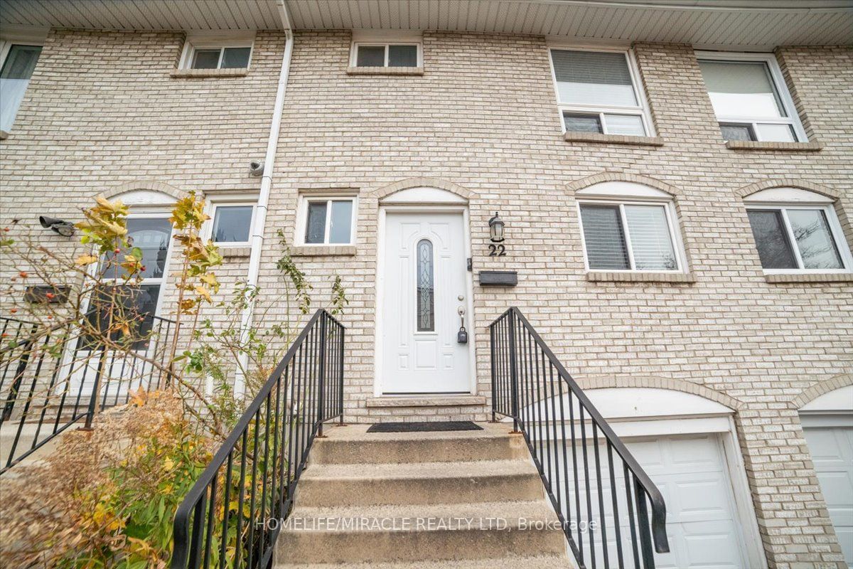 Townhouse for sale at 22-120 Quigley Road, Hamilton, Vincent, L8K 6L4 - MLS: X11951753