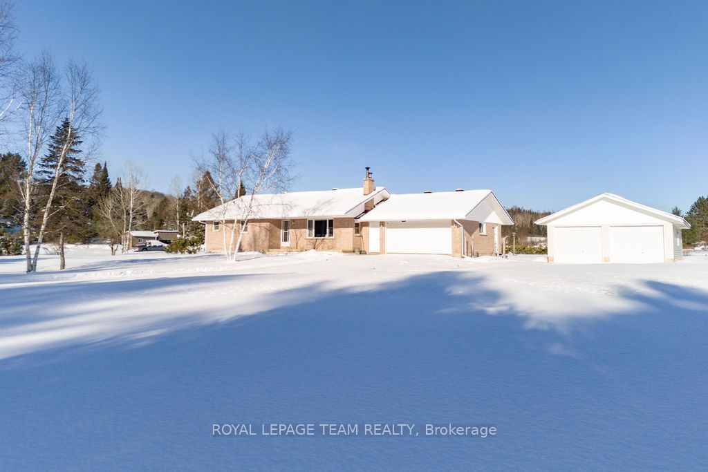 Detached House for sale at 48 Pioneer Road, Madawaska Valley, 570 - Madawaska Valley, K0J 1B0 - MLS: X11951913