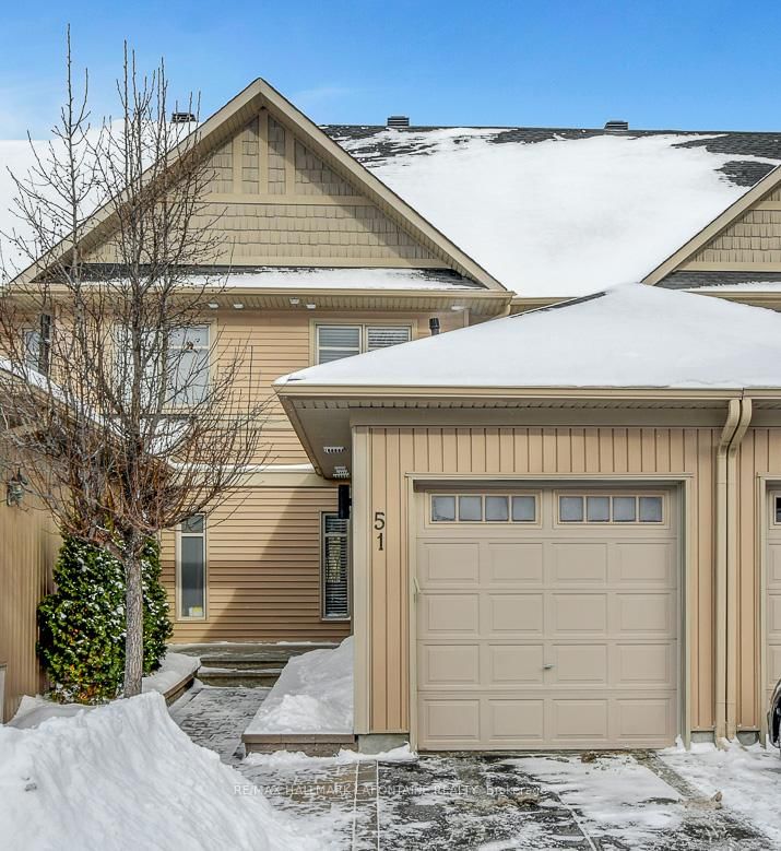 home for sale on 51 Aveia