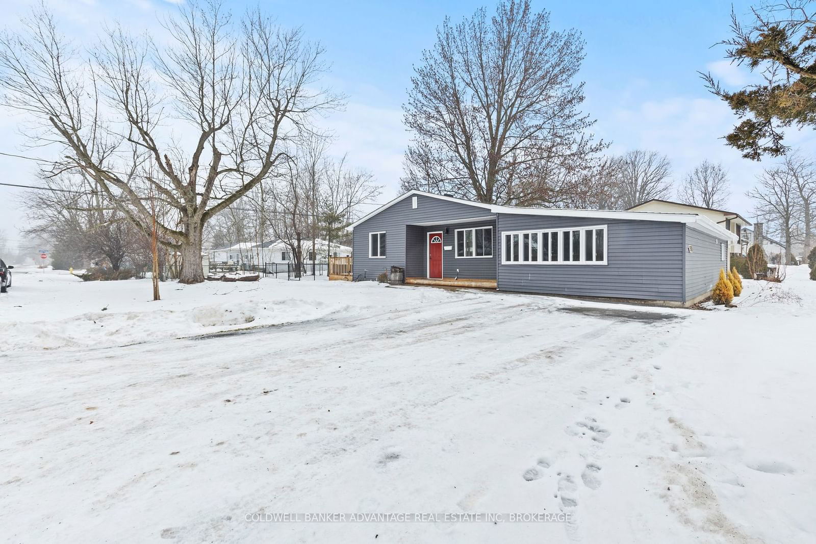 Detached House for sale at 581 Grandview Road, Fort Erie, 334 - Crescent Park, L2A 4V2 - MLS: X11952075