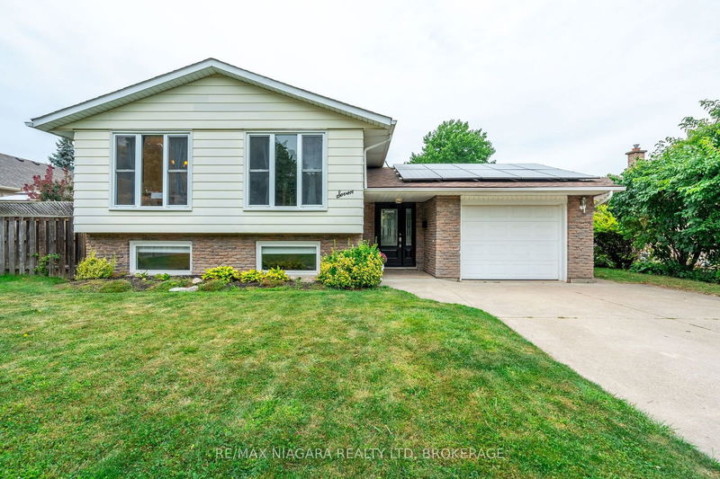 home for sale on 7 Royal Oak Drive
