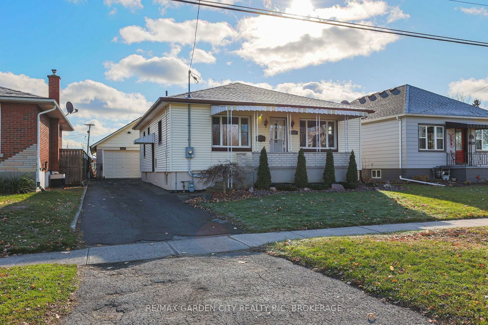 Detached House for sale at 157 ST GEORGE Street, Welland, 772 - Broadway, L3C 5N9 - MLS: X11952188