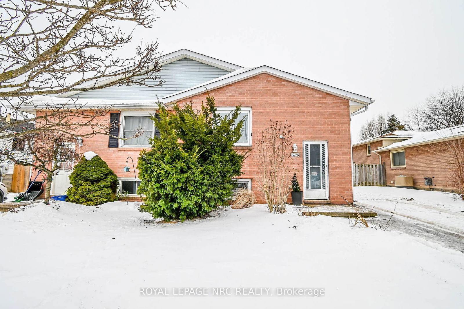 Semi-Detached House sold at 29 Briarsdale Crescent, Welland, 767 - N. Welland, L3C 6R8 - MLS: X11952242