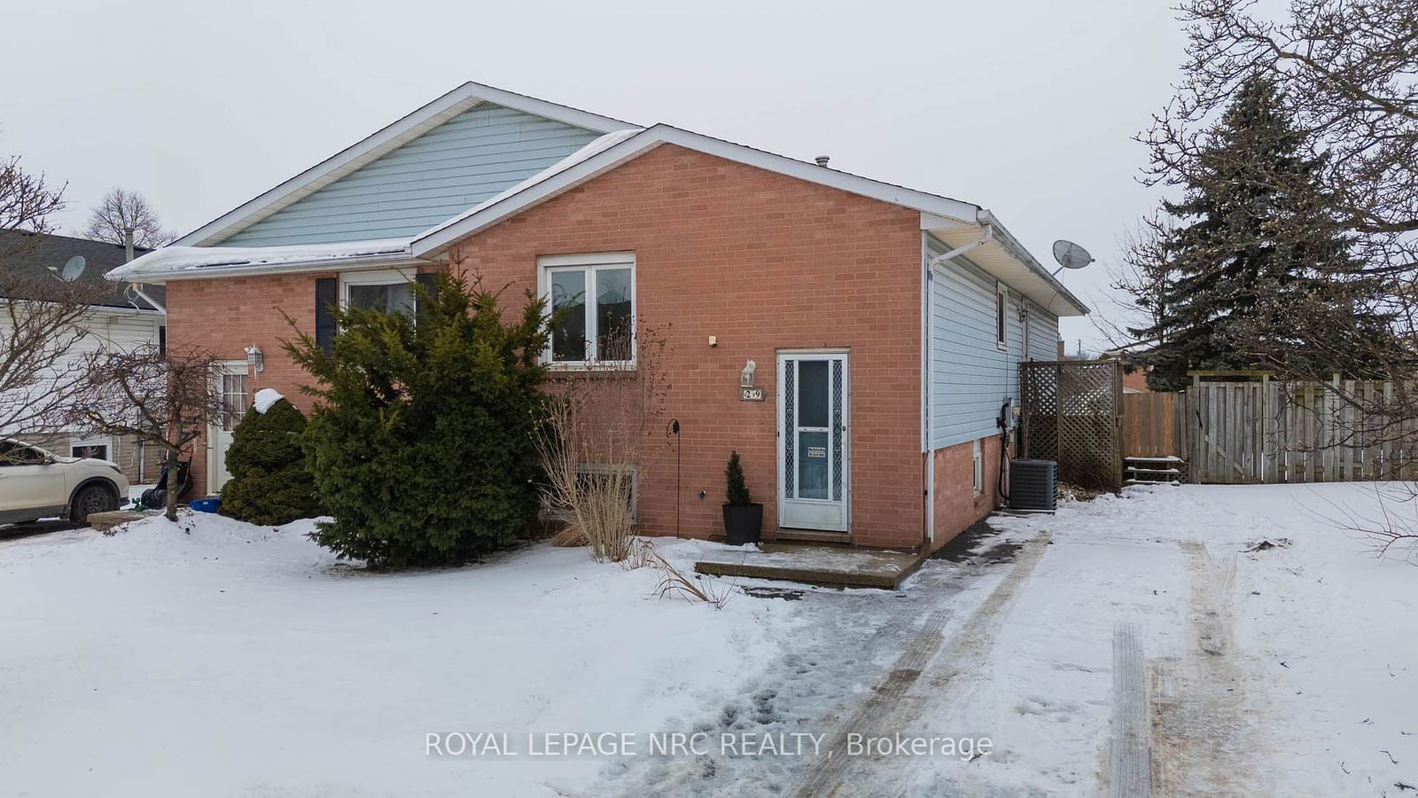 Semi-Detached House for sale at 29 Briarsdale Crescent, Welland, 767 - N. Welland, L3C 6R8 - MLS: X11952242