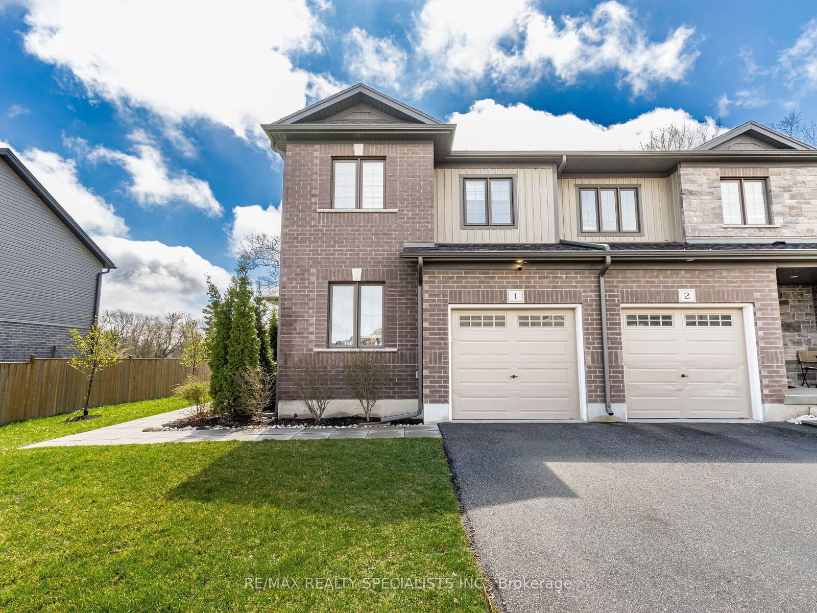 Townhouse for sale at 1-135 Hardcastle Drive, Cambridge, N1S 0B6 - MLS: X11952278