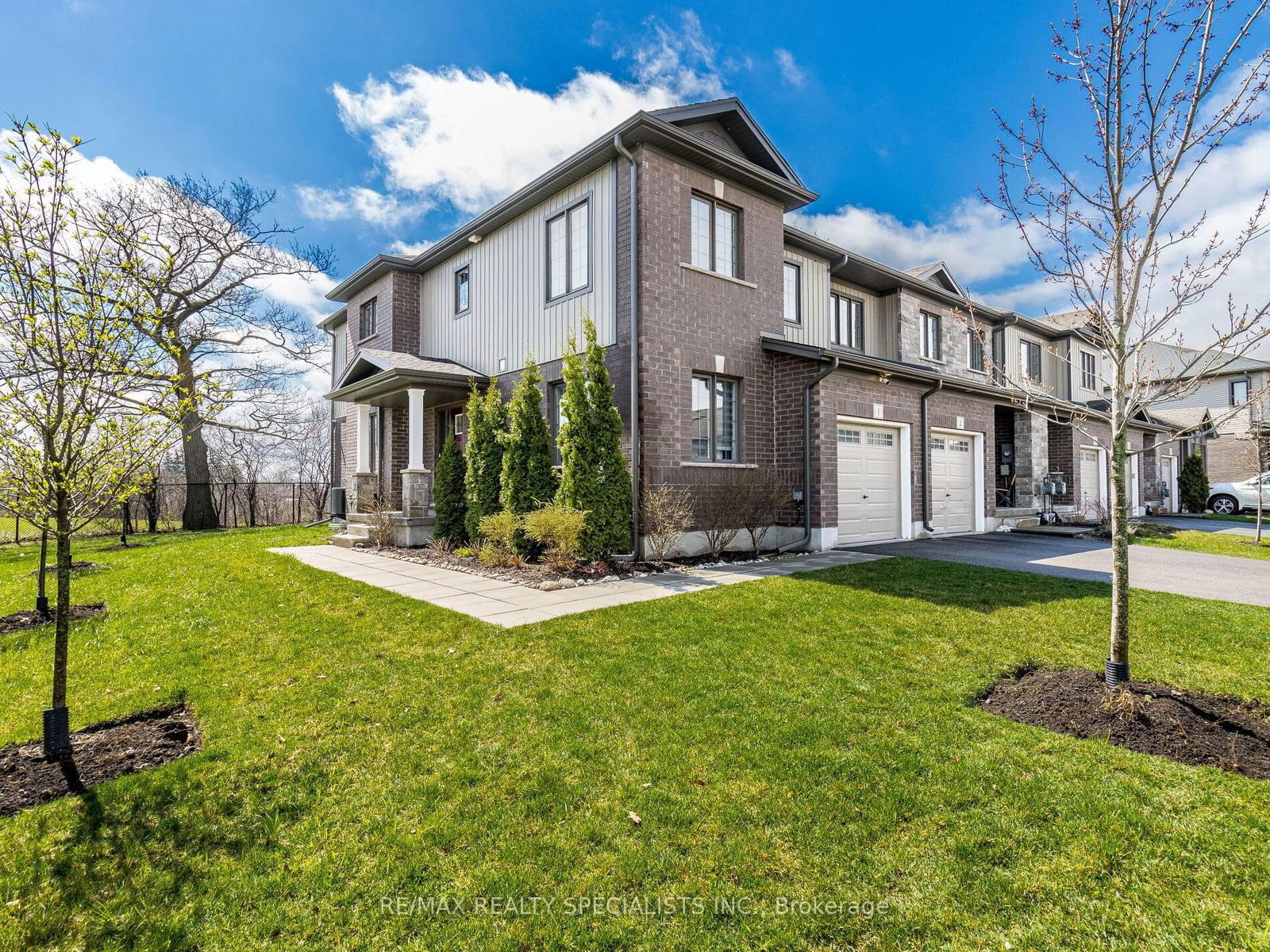 Townhouse for sale at 1-135 Hardcastle Drive, Cambridge, N1S 0B6 - MLS: X11952278