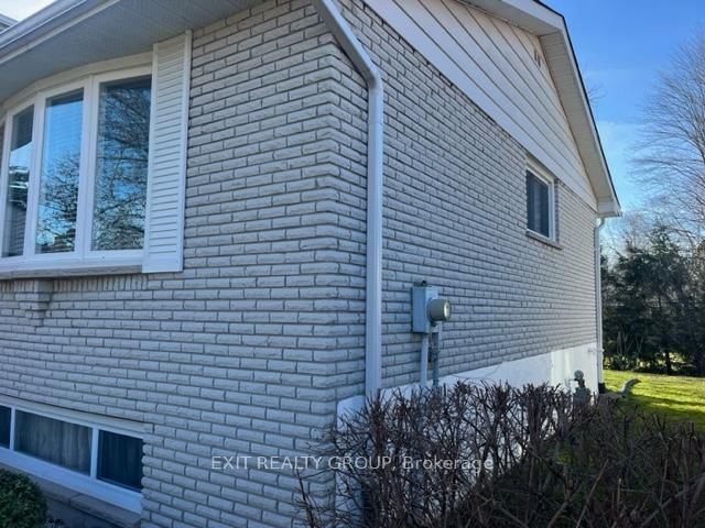 Detached House for sale at 18 Diamond Crescent, Belleville, K8N 5G6 - MLS: X11952325