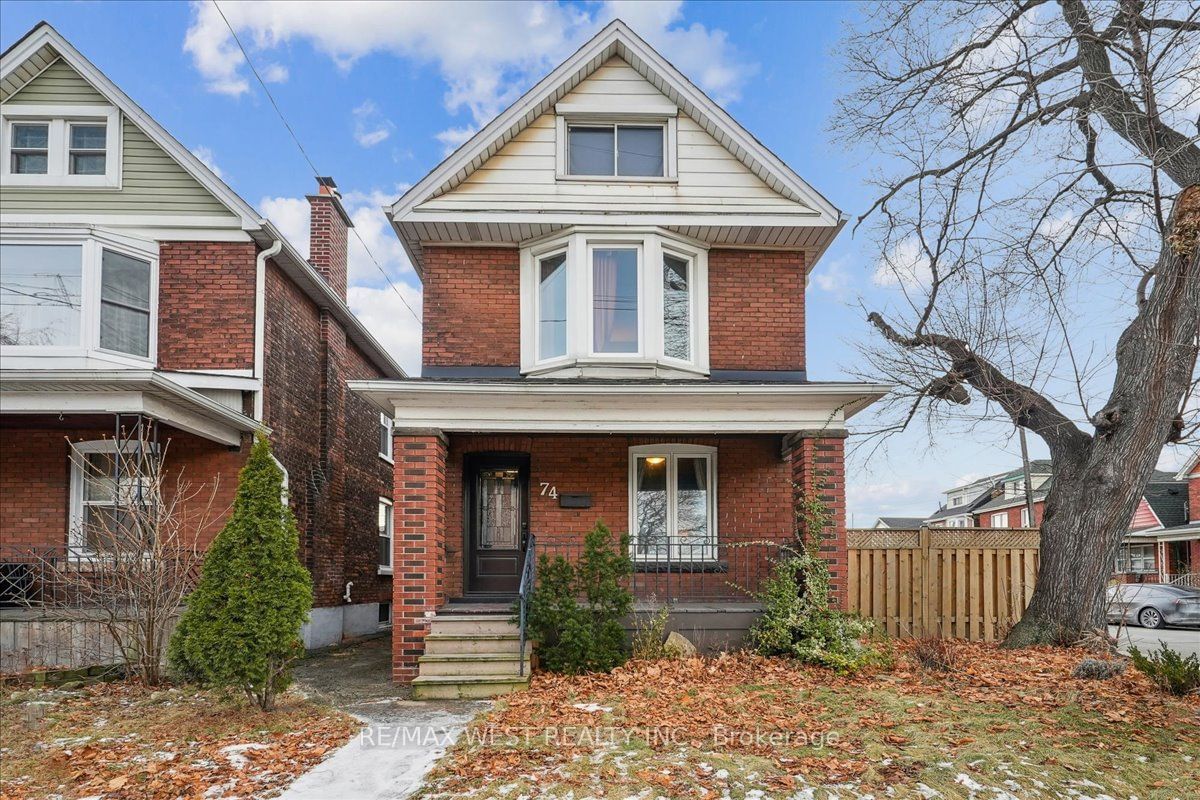 Detached House for sale at 74 Beechwood Avenue, Hamilton, Gibson, L8L 2S6 - MLS: X11952356